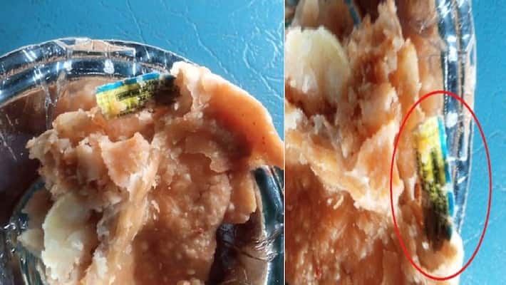 Man tweets a picture of Samosa with yellow paper as stuffing on a train IRCTC responds Man tweets a picture of Samosa with yellow paper as stuffing on a train IRCTC responds