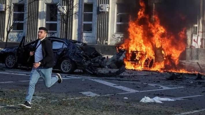 Russia Ukraine war Indian embassy issued a fresh advisory for its citizens leave war torn country immediately ckm Russia Ukraine war Indian embassy issued a fresh advisory for its citizens leave war torn country immediately ckm