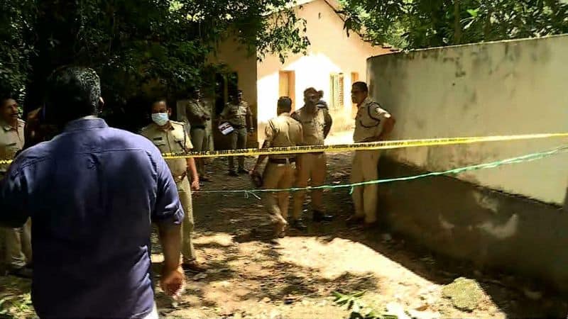 gruesome human sacrifice case in Kerala; 2 ladies were beheaded