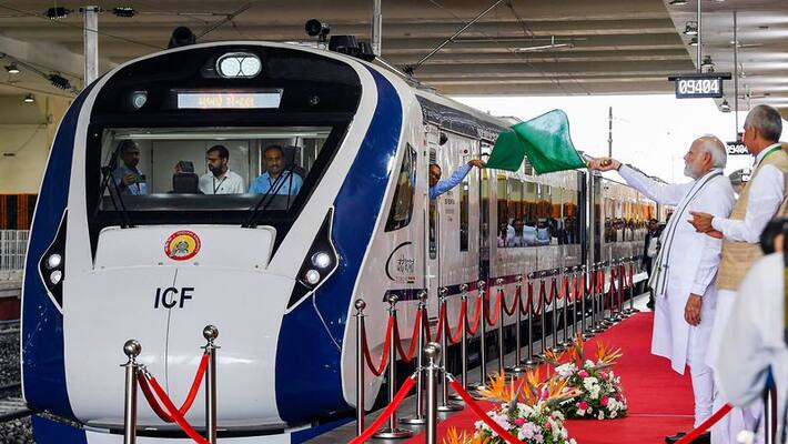 Vande Bharat Express Train: 4வது வந்தே பாரத் எக்ஸ்பிரஸ் ரயில் நாளை தொடக்கம்: பிரதமர் மோடி தொடங்கி வைக்கிறார்