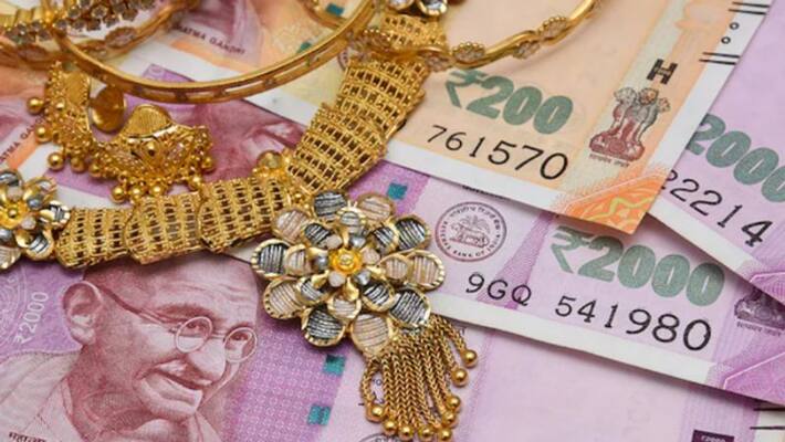 gold and money robbed from two houses of kannur gold and money robbed from two houses of kannur