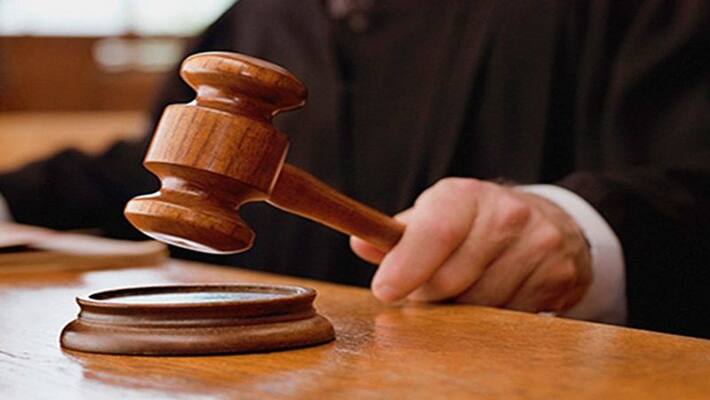 Bombay HC quashes FIR against 9 year old boy hit actress mother with cycle Bombay HC quashes FIR against 9 year old boy hit actress mother with cycle
