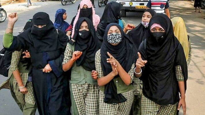Bihar ruckus In College After Students Asked To Remove Hijab During Exam Bihar ruckus In College After Students Asked To Remove Hijab During Exam