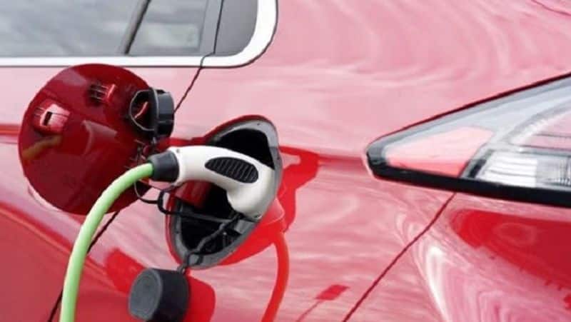 Find out: do you need to change the oil in your electric car? sgb