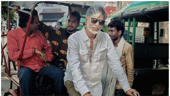 Vijay father SA Chandrasekhar who drove a rickshaw in Haridwar viral photo Vijay father SA Chandrasekhar who drove a rickshaw in Haridwar viral photo