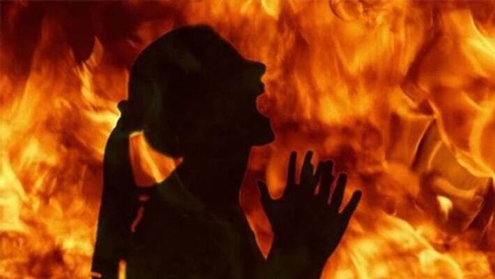 husband sets fire by sprinkling petrol on wife her lover and 10 month old son in Hyderabad NTP husband sets fire by sprinkling petrol on wife her lover and 10 month old son in Hyderabad NTP