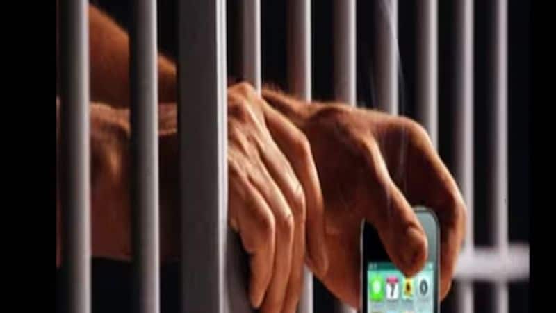 Palayangottai Central Jail.. Cell phone, SIM card seized...!
