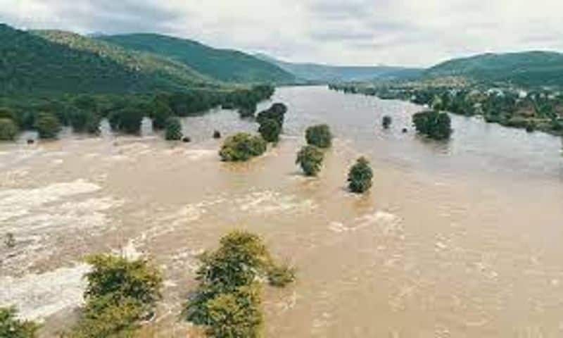 Due to heavy rains the water level of Mettur Dam continues to rise KAK