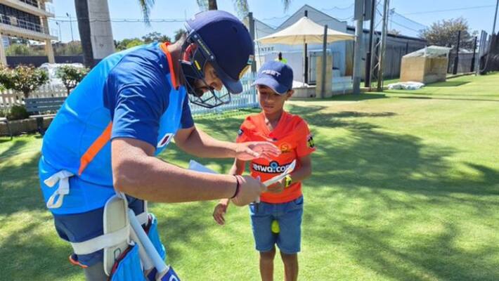 rohit sharma impressed with 11 year old bowler during t20 world cup training rohit sharma impressed with 11 year old bowler during t20 world cup training