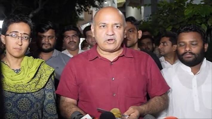 Manish Sisodia questioned for over 9 hours by CBI, no summons for tomorrow Manish Sisodia questioned for over 9 hours by CBI, no summons for tomorrow