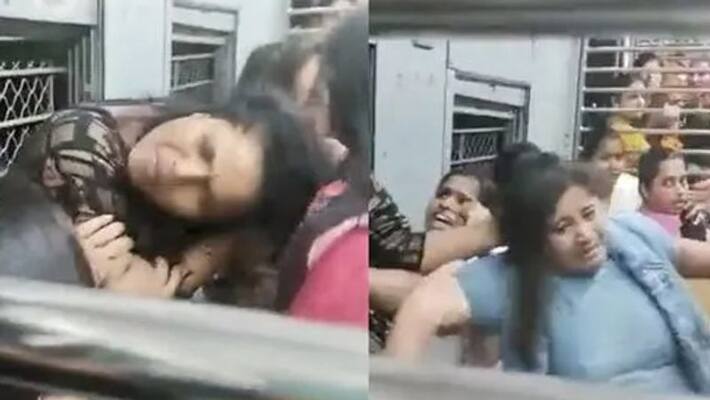 Women Passengers Slap, Punch And Pull Each Other's Hair Inside Mumbai Local Train Women Passengers Slap, Punch And Pull Each Other's Hair Inside Mumbai Local Train