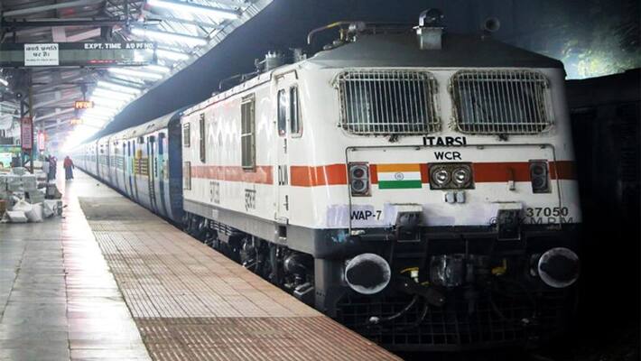 Woman Falls Into Gap Between Moving Train And Platform In Bihar Woman Falls Into Gap Between Moving Train And Platform In Bihar