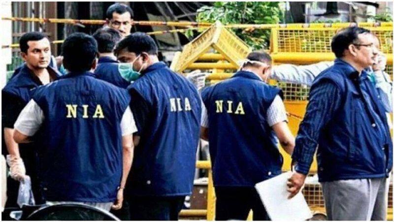A fake NIA officer who raided the house of a cell phone shopkeeper and looted 20 lakhs