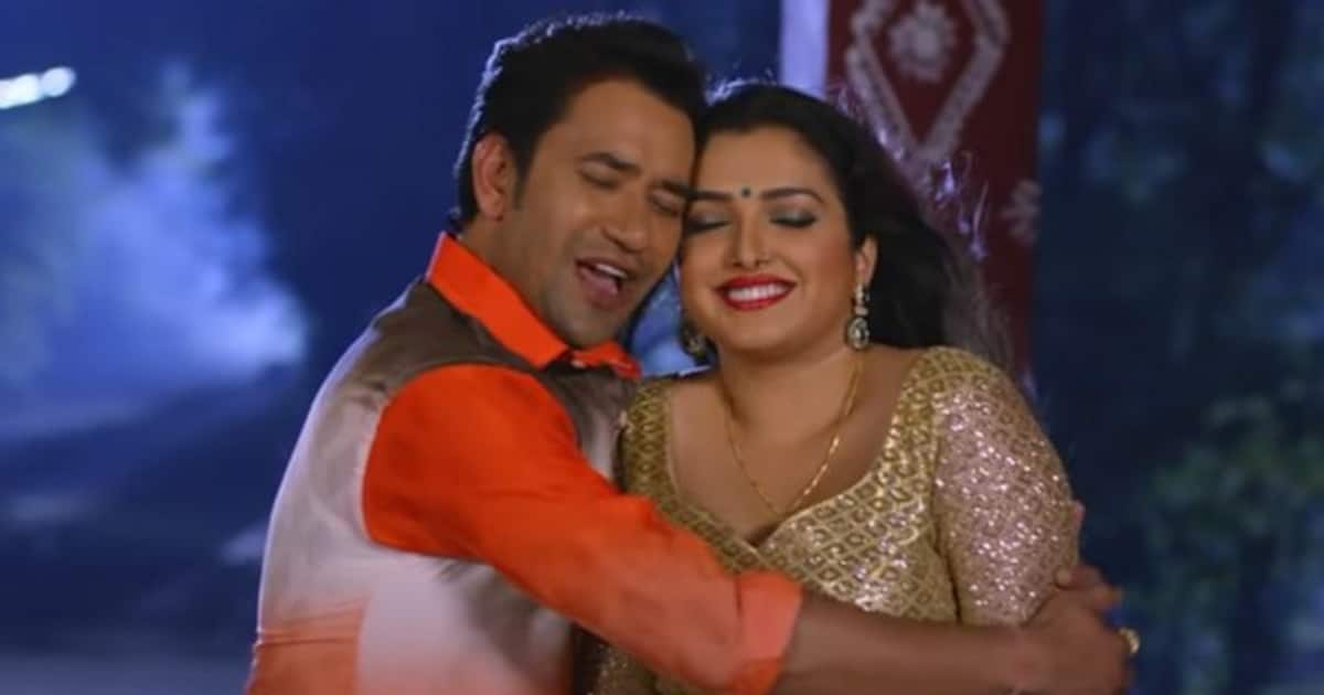 1200px x 630px - Bhojpuri SEXY video: Amrapali Dubey, Nirahua's romantic rain dance in  'Karela Man Pat Jayi' is a must WATCH