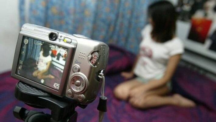 Blackmailing women and young girls with nude videos,Three arrested In mahaboobnagar Blackmailing women and young girls with nude videos,Three arrested In mahaboobnagar