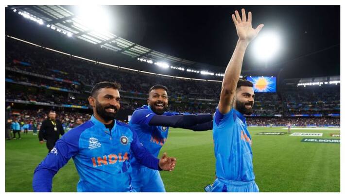 india fans of almost one lakh singing chak de india in melbourne stadium after india victory against pakistan in t20 world cup india fans of almost one lakh singing chak de india in melbourne stadium after india victory against pakistan in t20 world cup