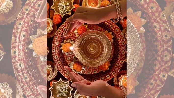 apple ceo tim cook shares mumbai photographers diwali image calls it beautiful ash apple ceo tim cook shares mumbai photographers diwali image calls it beautiful ash