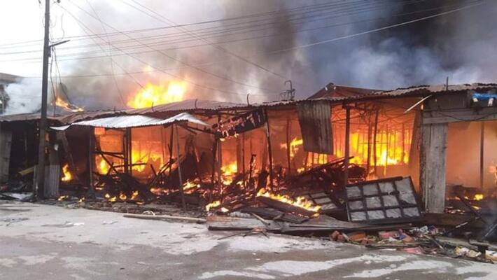 Shocking fire accident after Diwali, At least 700 shops gutted as fire ravages Arunachal's oldest market kpa Shocking fire accident after Diwali, At least 700 shops gutted as fire ravages Arunachal's oldest market kpa