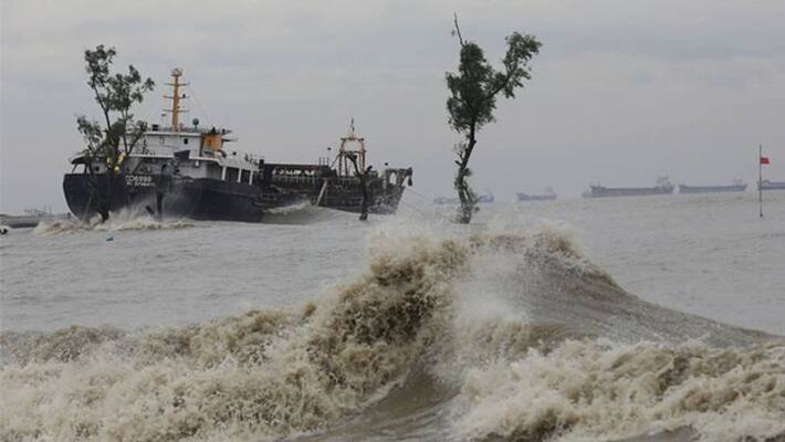 Cyclone Mandous Several flights cancelled at Chennai airport Cyclone Mandous Several flights cancelled at Chennai airport