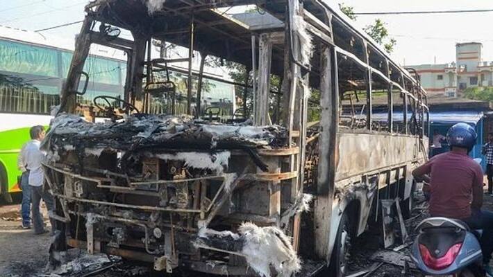 bus got fire and the its workers burnt in that at ranchi bus got fire and the its workers burnt in that at ranchi