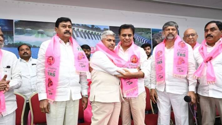 bjp leader rapolu ananda bhaskar joining in trs bjp leader rapolu ananda bhaskar joining in trs