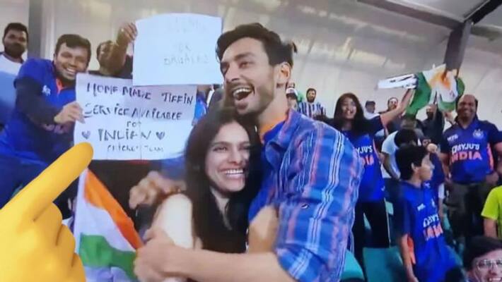 T20 World cup 2022: Indian boy love proposal in India vs Netherlands match T20 World cup 2022: Indian boy love proposal in India vs Netherlands match
