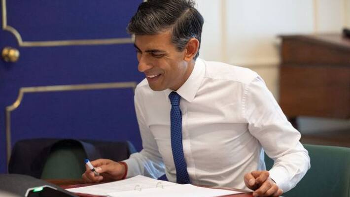 Britain New PM Rishi sunak invite Vijay mama to no 10 Downing Street viral video on social media ckm Britain New PM Rishi sunak invite Vijay mama to no 10 Downing Street viral video on social media ckm