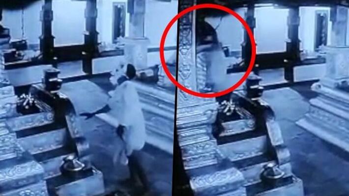 Thief enters temple, prays before stealing donation box in Madhya Pradesh Thief enters temple, prays before stealing donation box in Madhya Pradesh
