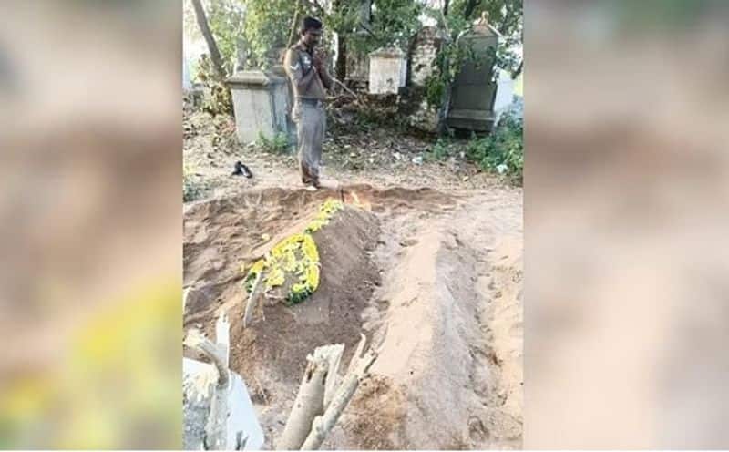 vellore police perform last rites of man who burnt married lover to death
