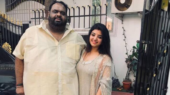 Trending couple ravindar chandrasekaran and Mahalakshmi bought a brand new car Trending couple ravindar chandrasekaran and Mahalakshmi bought a brand new car