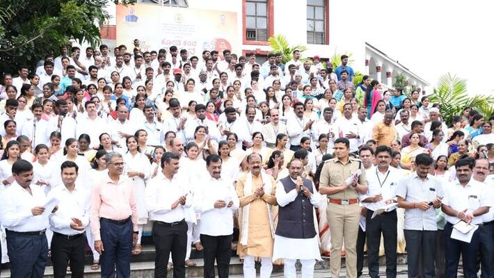koti kanta gayana proud of kannadigas says narayanagowda at shivamogga rav koti kanta gayana proud of kannadigas says narayanagowda at shivamogga rav