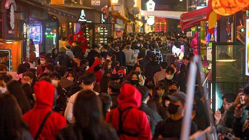 149 dies in south korea Halloween crowd surge
