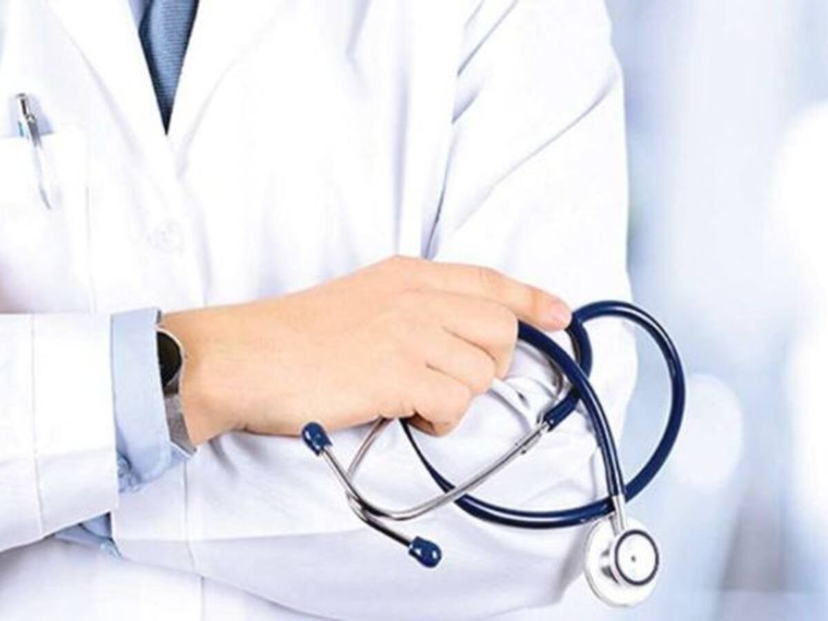 यूपी में बिना परीक्षा आयुष कॉलेज में एडमिशन, 5 लाख रुपए लेकर पूरा खेल, अब  FIR, जानें पूरा मामला