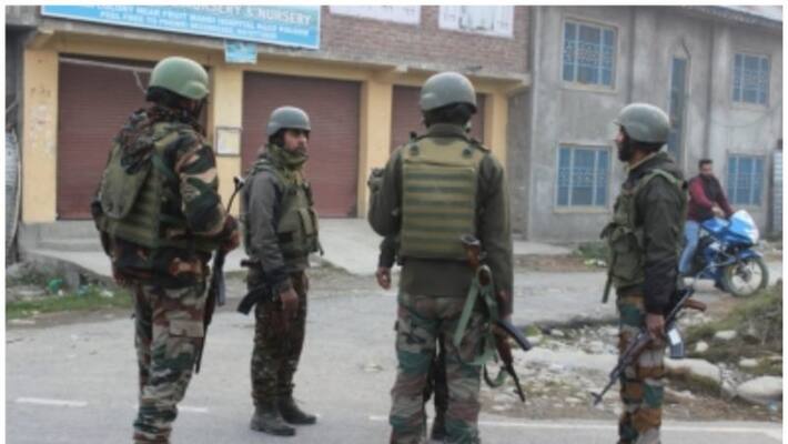 Encounter in Pulwama.. Terrorist killed, two jawans injured.. Continued firing Encounter in Pulwama.. Terrorist killed, two jawans injured.. Continued firing