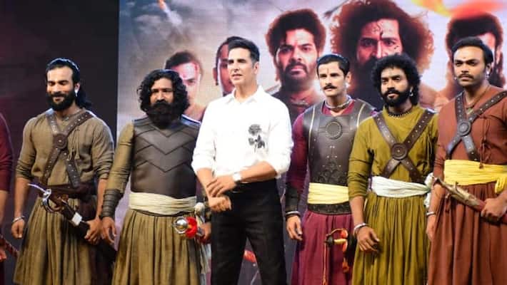 Akshay Kumar to play Chhatrapati Shivaji Maharaj in debut Marathi film Vedat Marathe Veer Daudale saat sgk Akshay Kumar to play Chhatrapati Shivaji Maharaj in debut Marathi film Vedat Marathe Veer Daudale saat sgk