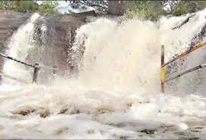 Rescue of tourists trapped in flood at Kumbakarai waterfall