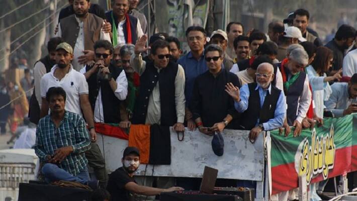 Pakistan: Firing during Imran Khan's rally, Imran's manager among four hurt AJR Pakistan: Firing during Imran Khan's rally, Imran's manager among four hurt AJR