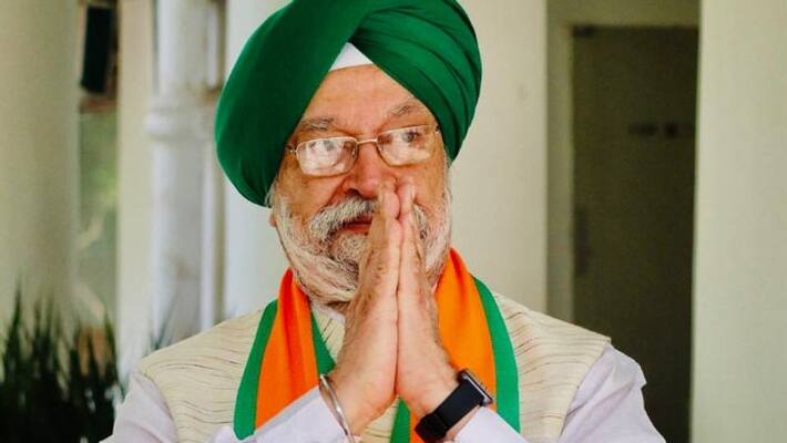Union Minister Hardeep Singh Puri asks automakers to start introducing green vehicles in market Union Minister Hardeep Singh Puri asks automakers to start introducing green vehicles in market