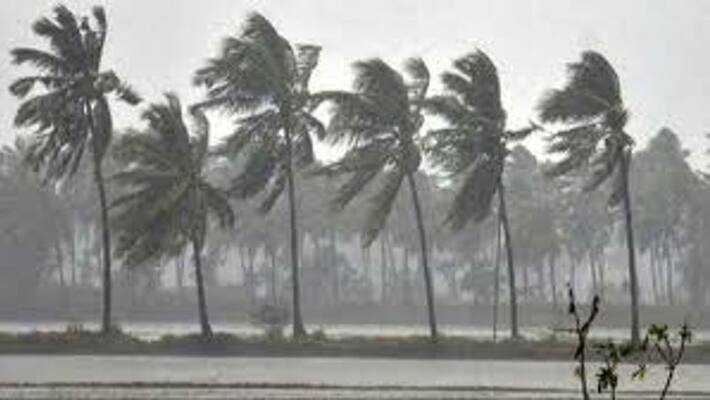 Cyclone Mandous is expected to make landfall near Mamallapuram tonight the Meteorological Department said Cyclone Mandous is expected to make landfall near Mamallapuram tonight the Meteorological Department said
