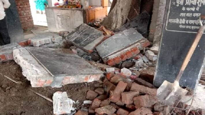Gorakhpur One worker died another colleague was also injured after wall of Jharkhandi temple under construction collapsed Gorakhpur One worker died another colleague was also injured after wall of Jharkhandi temple under construction collapsed