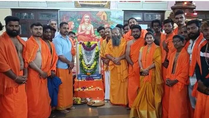 Dattapeetha controversy Sri Ram Sena Lashes out at BJP Government mnj Dattapeetha controversy Sri Ram Sena Lashes out at BJP Government mnj