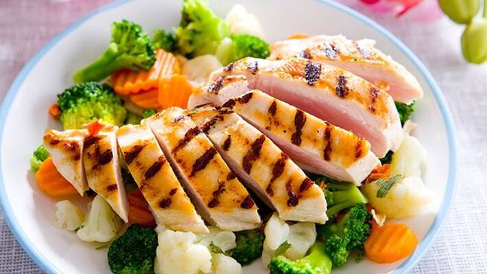 nutritionist says that we cannot compare carb and protein when come to weight loss diet nutritionist says that we cannot compare carb and protein when come to weight loss diet