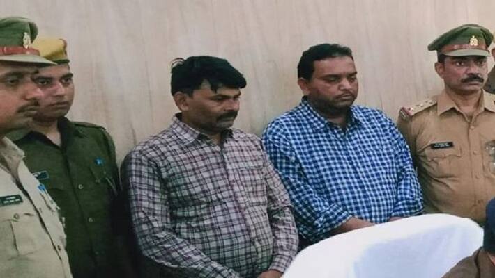 Barabanki teacher cheated lakhs rupees from his own disciple pretext of job told false story to convince young man Barabanki teacher cheated lakhs rupees from his own disciple pretext of job told false story to convince young man