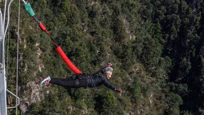 50 Year Old Woman Bungee Jumps 23 Times In 1 Hour 50 Year Old Woman Bungee Jumps 23 Times In 1 Hour