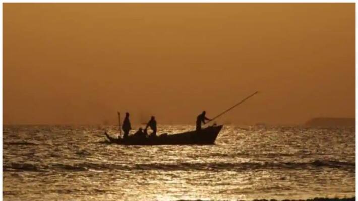 fishing boats collide in thottapally one person is missing fishing boats collide in thottapally one person is missing