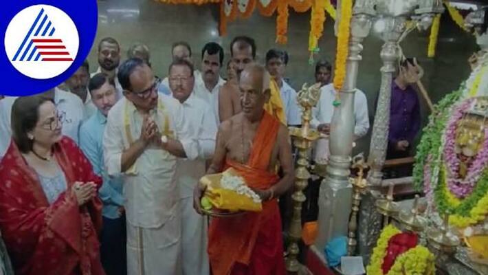 Veteran Actress Jaya Prada Visited to Kapu Mariamma Temple in Udupi grg Veteran Actress Jaya Prada Visited to Kapu Mariamma Temple in Udupi grg