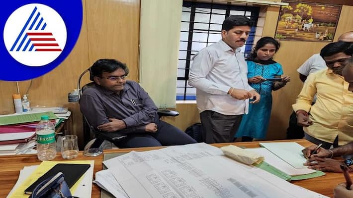 bescom aee official caught in the trap of lokayukta police gvd bescom aee official caught in the trap of lokayukta police gvd