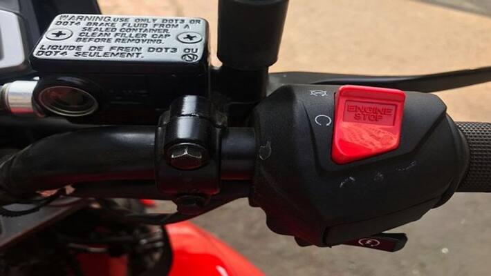 Use this special switch of bike wisely otherwise these disadvantages will happen Use this special switch of bike wisely otherwise these disadvantages will happen