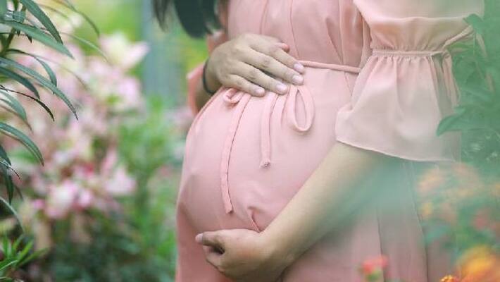 Kerala Govt Announces 60 day maternity leave for 18 years and above Pregnant Students and menstrual leave ckm Kerala Govt Announces 60 day maternity leave for 18 years and above Pregnant Students and menstrual leave ckm