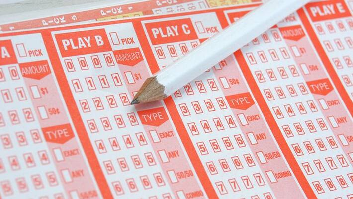 Powerball ticket sold for world record US Dollar 2.04 Billion jackpot Powerball ticket sold for world record US Dollar 2.04 Billion jackpot